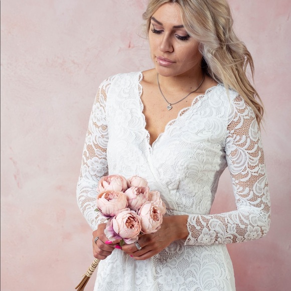 ❗️NEW❗️Ivory Soft Lace Long Wedding Dress - Picture 6 of 9